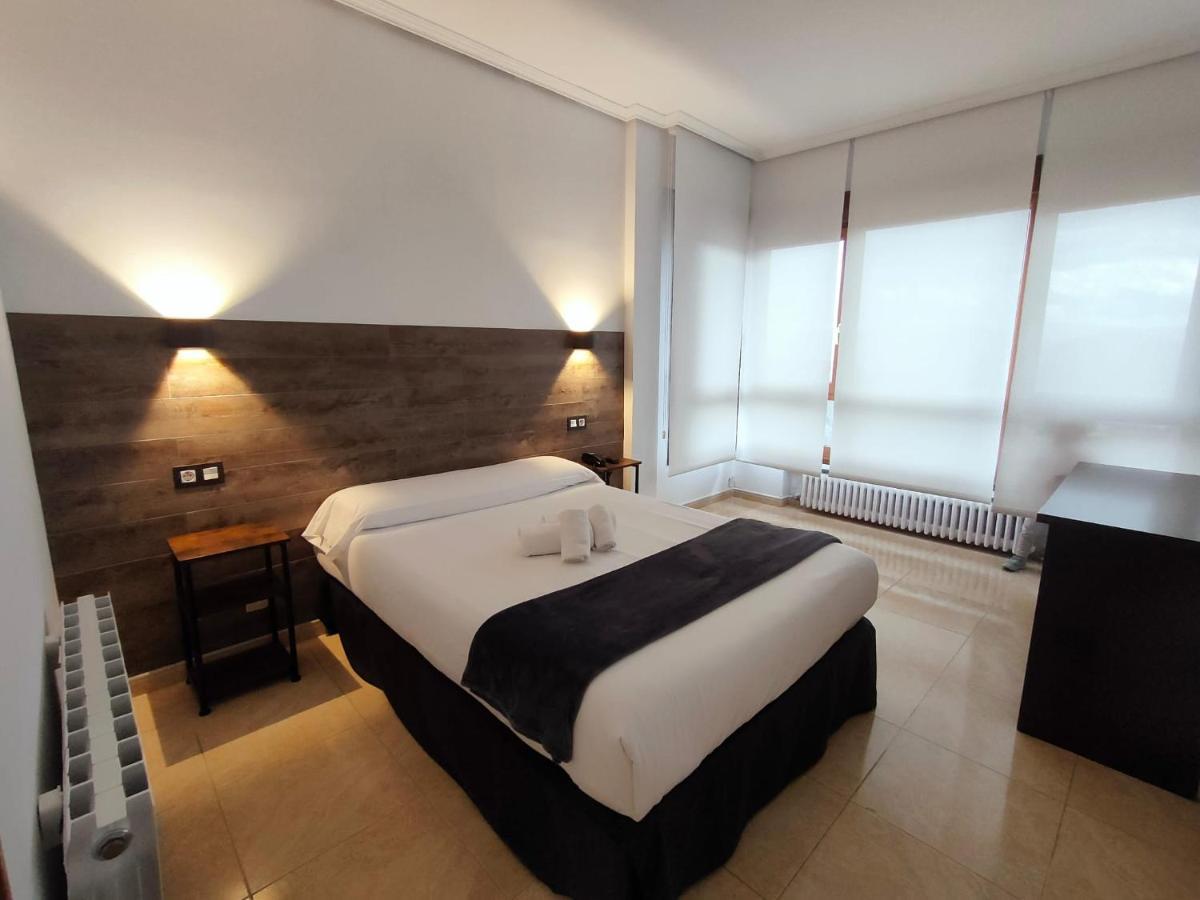 Hotel Artxanda Bilbao, Parking Gratuito En El Exterior Junto Al Hotel (Adults Only) Luaran gambar