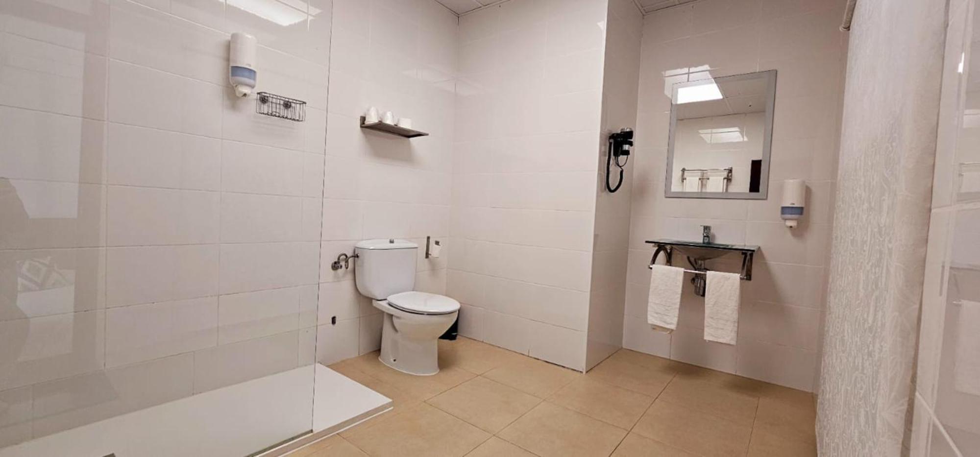 Hotel Artxanda Bilbao, Parking Gratuito En El Exterior Junto Al Hotel (Adults Only) Luaran gambar